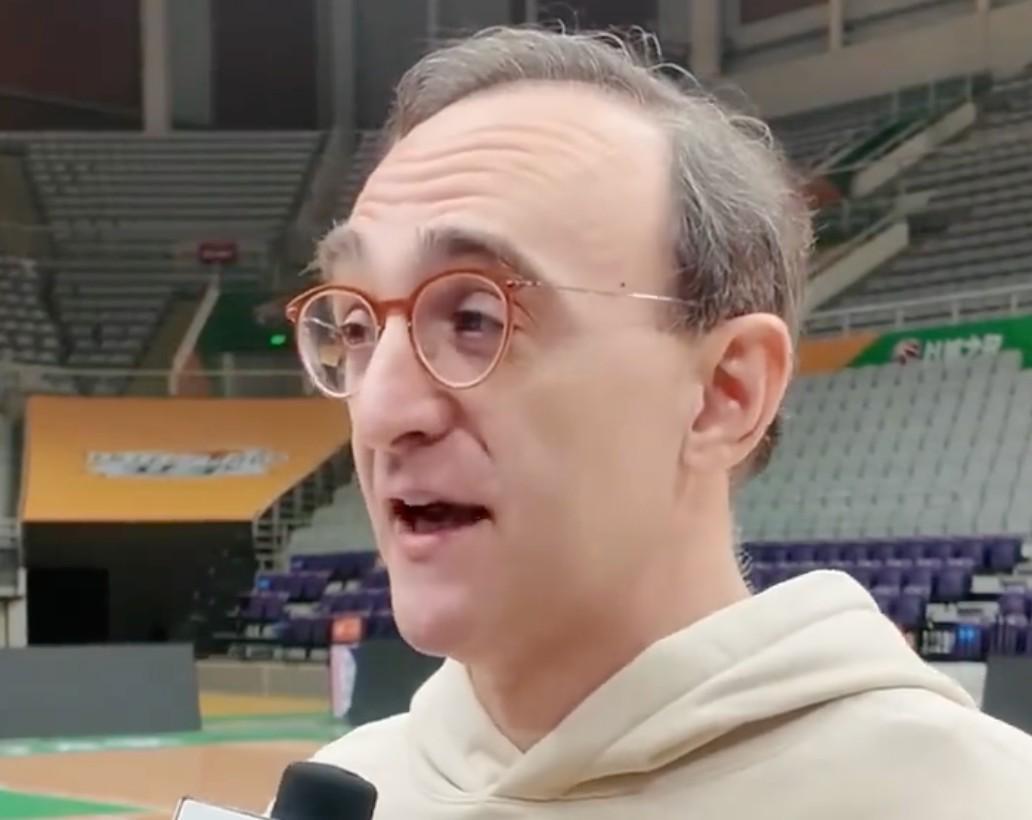 天天盈球足球比分-乌戈：杨鸣的离开对辽宁是巨大的损失，他是这里的传奇